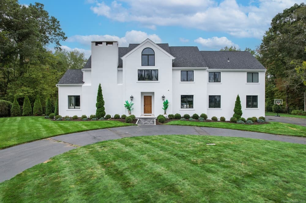 Connecticut Real Estate Market Stabilizes Amid Interest Rate Reductions and Inventory Shifts